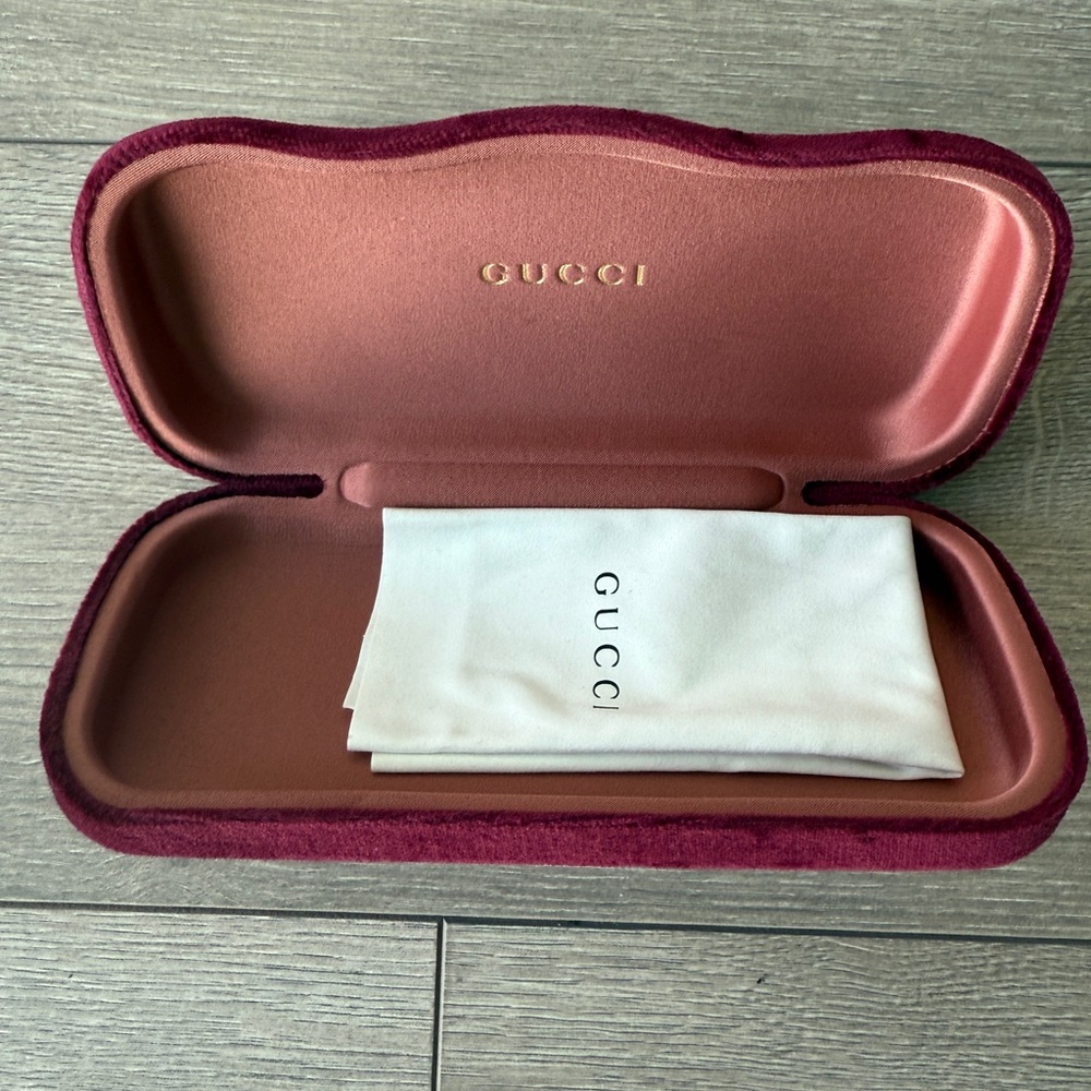 Gucci Black and Tan Sunglasses - Picture 3 of 5